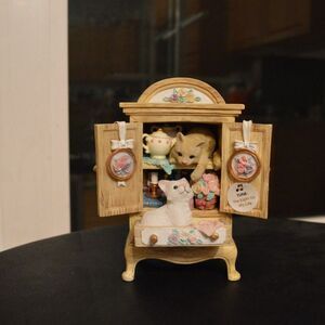 Vintage Carlton Cards Pets Tales “It’s a Cat’s Life” Musical Figurine
